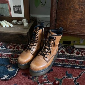 Roolee Elvis Platform Boots | used tan leather size EUR40 (US8.5)